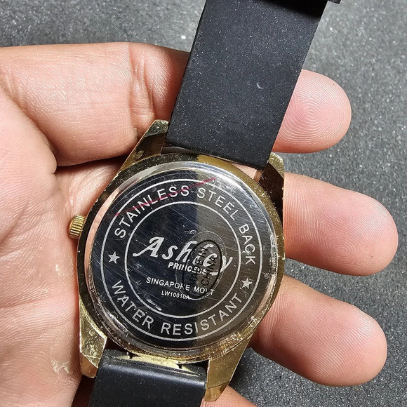 Ashley Princess Ladies Quartz Watch Gold Tone Black Dial Diamond Bezel Working s - Picture 9 of 10